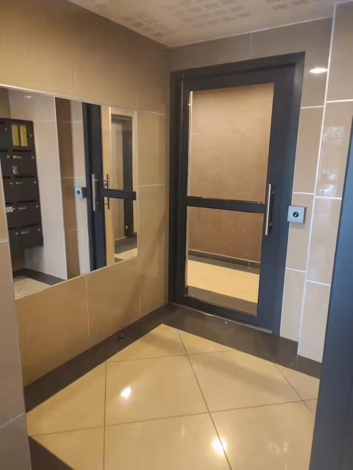 A 10 Mins D'Aeroport D'Orly Logement Lumineux Chaleureux Athis-Mons Esterno foto